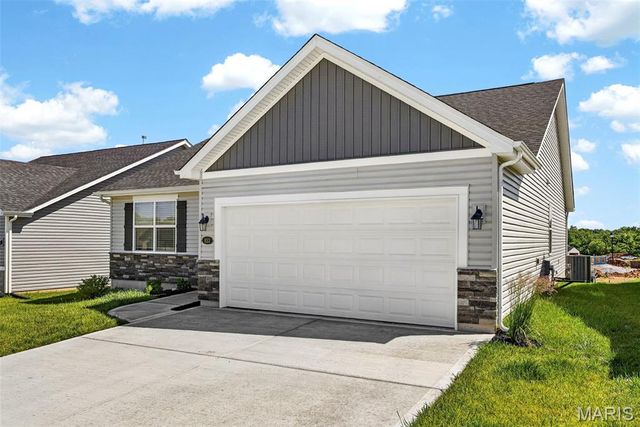 833 Cedarwood Drive, Moscow Mills, MO 63362