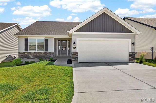 833 Cedarwood Drive, Moscow Mills, MO 63362