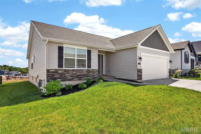 833 Cedarwood Drive, Moscow Mills, MO 63362