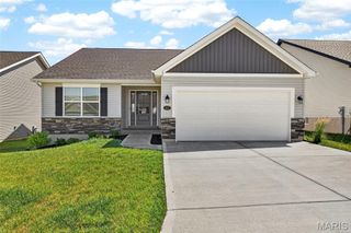 833 Cedarwood Drive, Moscow Mills, MO 63362