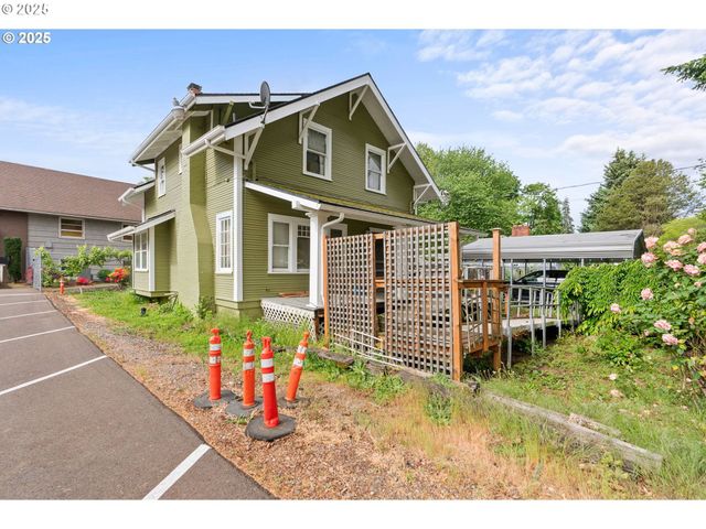 11138 Ne SHAVER St, Portland, OR 97220