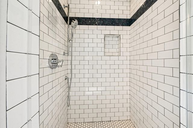 1222 Waverly Street, Houston, TX 77008