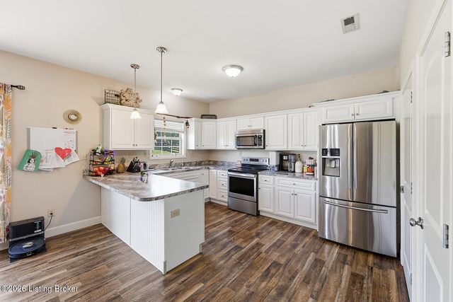 1936 Clearwater Dr, Lawrenceburg, KY 40342