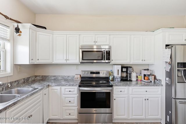 1936 Clearwater Dr, Lawrenceburg, KY 40342