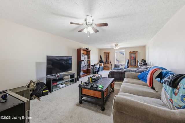 1936 Clearwater Dr, Lawrenceburg, KY 40342