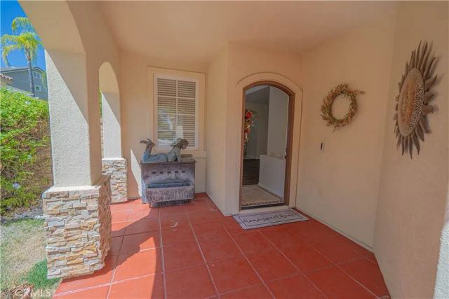 28437 Lobelia, Valencia, CA 91354