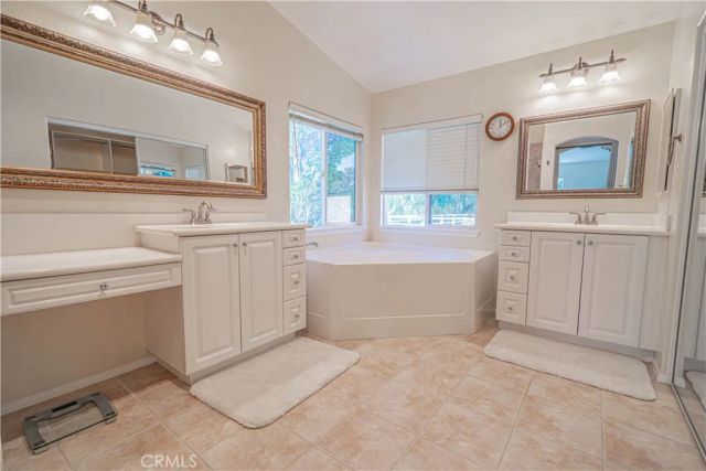 28437 Lobelia, Valencia, CA 91354
