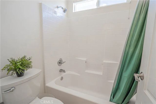 28437 Lobelia, Valencia, CA 91354