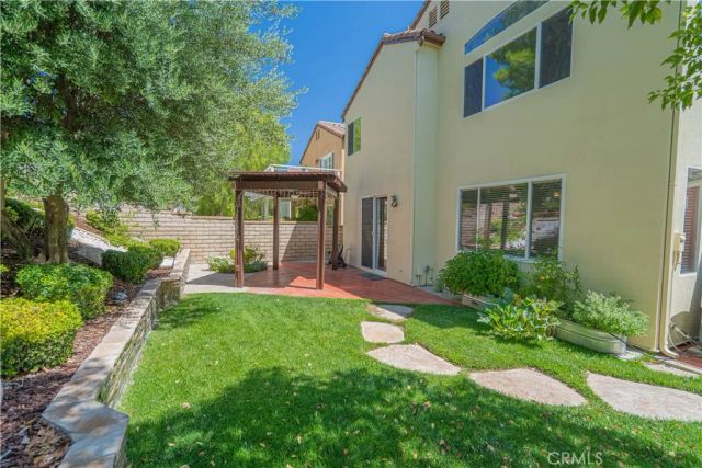28437 Lobelia, Valencia, CA 91354