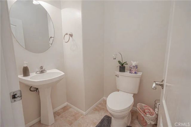 28437 Lobelia, Valencia, CA 91354