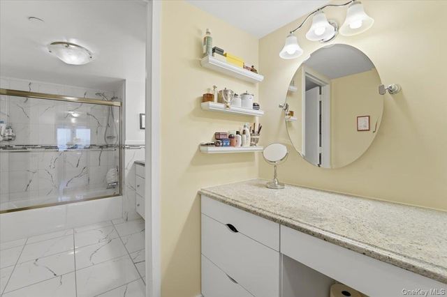 10 Stewart Place 5HW, White Plains, NY 10603