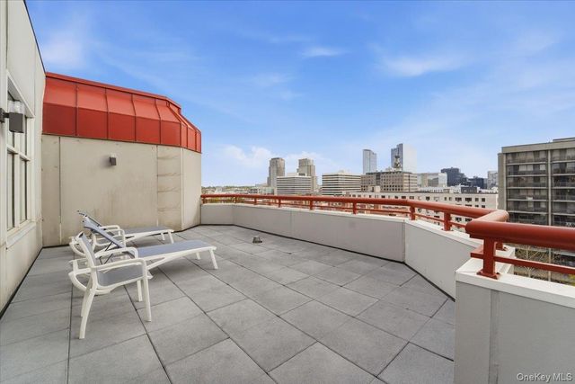10 Stewart Place 5HW, White Plains, NY 10603