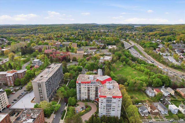 10 Stewart Place 5HW, White Plains, NY 10603