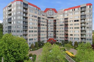 10 Stewart Place 5HW, White Plains, NY 10603