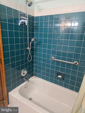 524 LONGSHORE AVE, Philadelphia, PA 19111