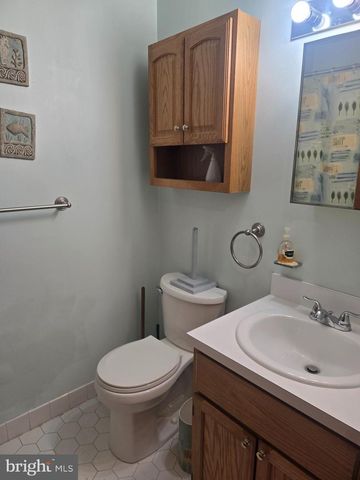 524 LONGSHORE AVE, Philadelphia, PA 19111