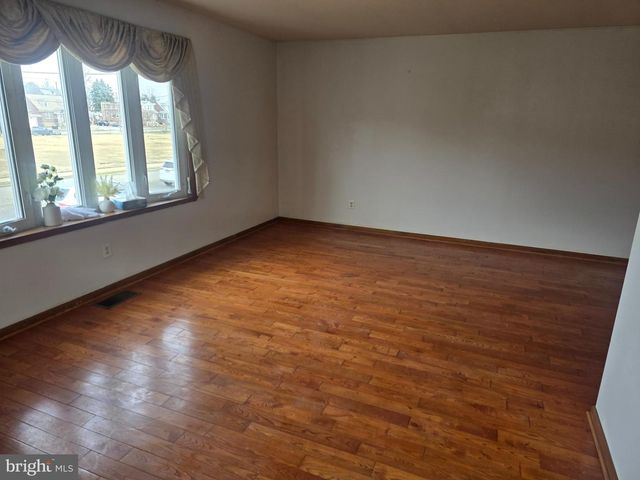 524 LONGSHORE AVE, Philadelphia, PA 19111