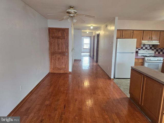 524 LONGSHORE AVE, Philadelphia, PA 19111