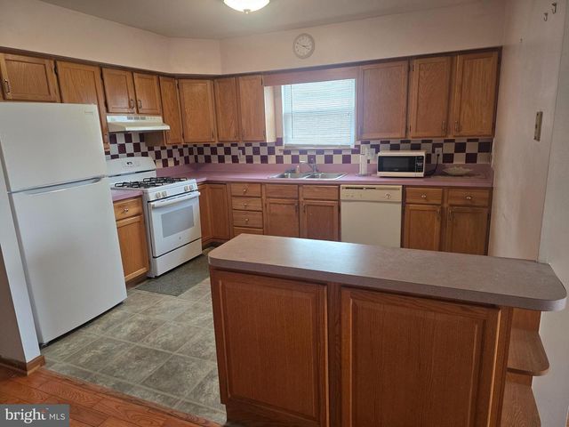 524 LONGSHORE AVE, Philadelphia, PA 19111