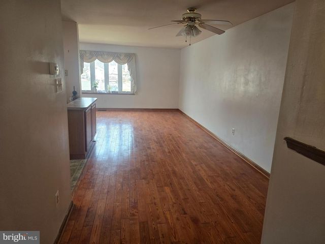 524 LONGSHORE AVE, Philadelphia, PA 19111