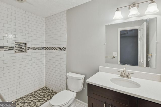 2880 Highpoint Road, Snellville, GA 30078
