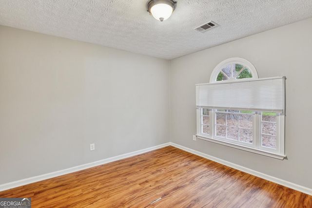 2880 Highpoint Road, Snellville, GA 30078
