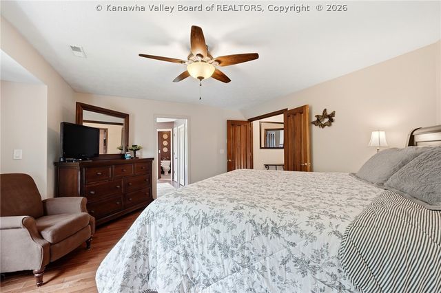 39 Cedar Drive, Hurricane, WV 25526