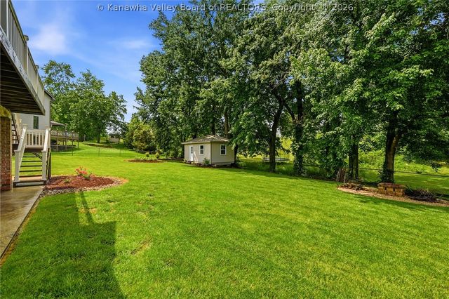 39 Cedar Drive, Hurricane, WV 25526