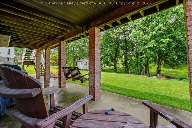 39 Cedar Drive, Hurricane, WV 25526