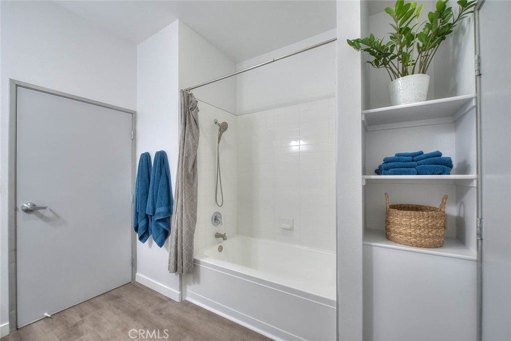 Image 14 of property listing at 435 W Center Street Promenade 328, Anaheim, CA 92805