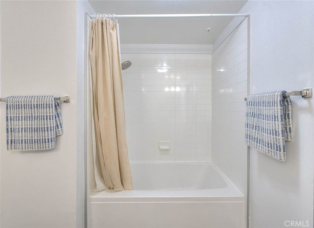 Image 7 of property listing at 435 W Center Street Promenade 328, Anaheim, CA 92805