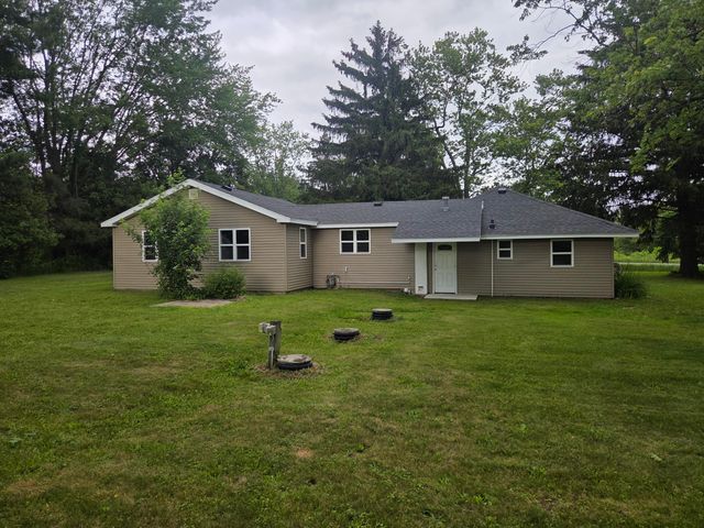 13799 8th Avenue, Marne, MI 49435