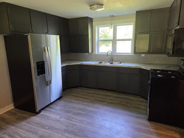 13799 8th Avenue, Marne, MI 49435