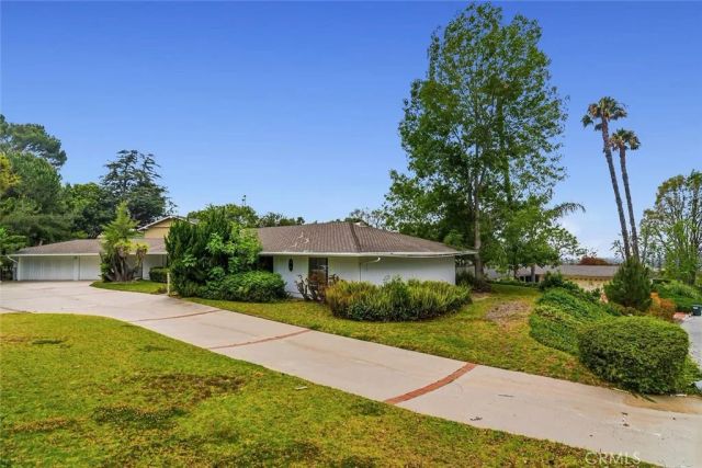 975 Valley Vista Drive, Camarillo, CA 93010