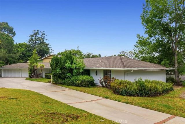 975 Valley Vista Drive, Camarillo, CA 93010