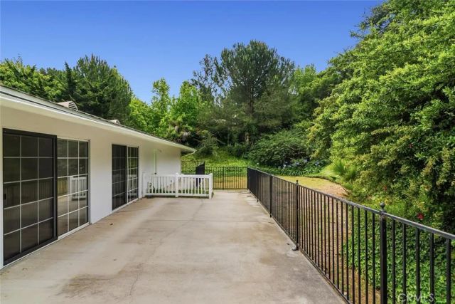 975 Valley Vista Drive, Camarillo, CA 93010