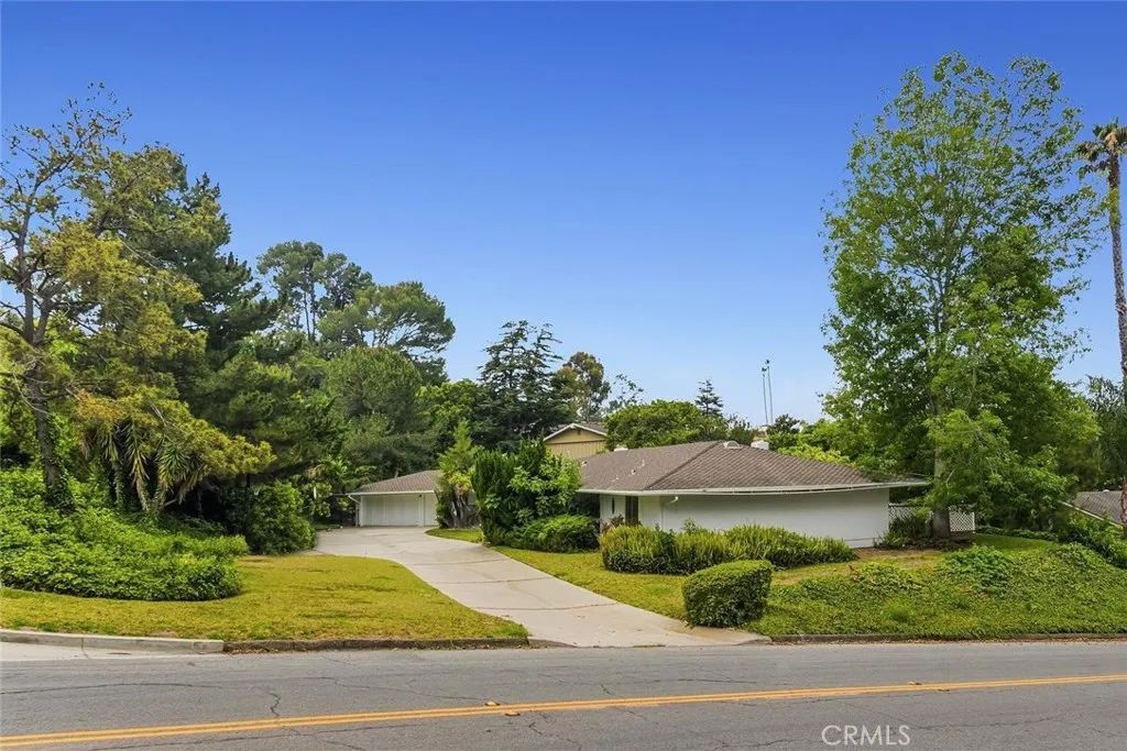 975 Valley Vista Drive, Camarillo, CA 93010