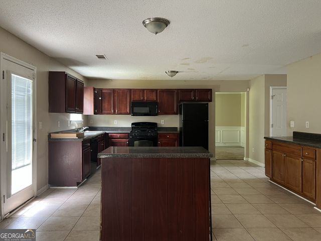 6157 Redtop Loop, Fairburn, GA 30213