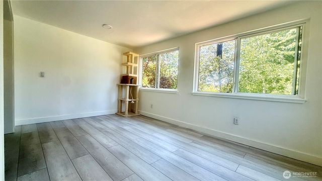 22045 Peter Grubb Road SE, Renton, WA 98058