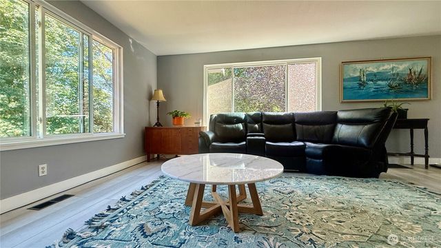 22045 Peter Grubb Road SE, Renton, WA 98058