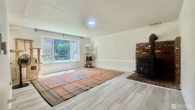 22045 Peter Grubb Road SE, Renton, WA 98058