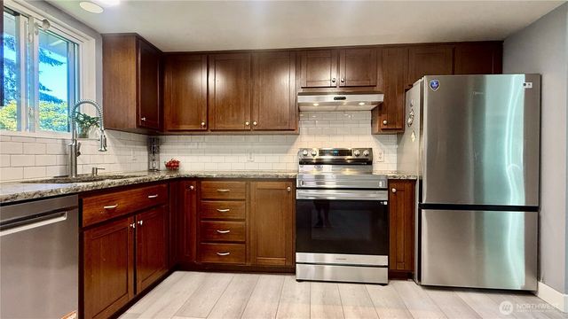 22045 Peter Grubb Road SE, Renton, WA 98058