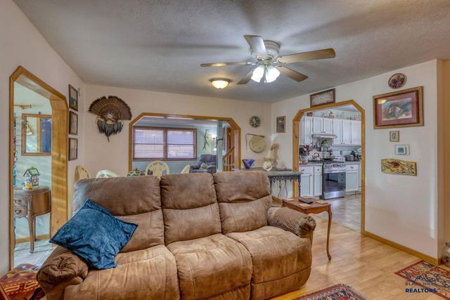 2326 WILSON AVE, Hot Springs, SD 57747