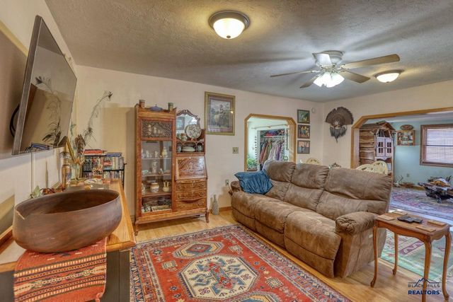 2326 WILSON AVE, Hot Springs, SD 57747