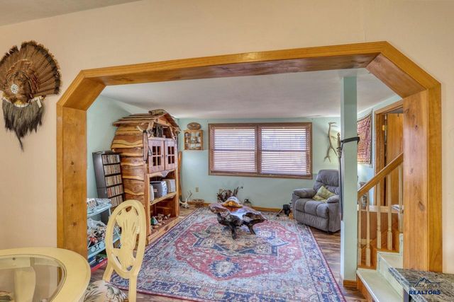 2326 WILSON AVE, Hot Springs, SD 57747