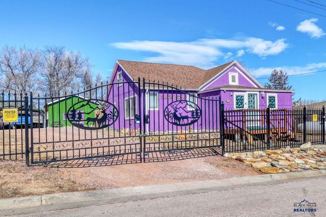 2326 WILSON AVE, Hot Springs, SD 57747