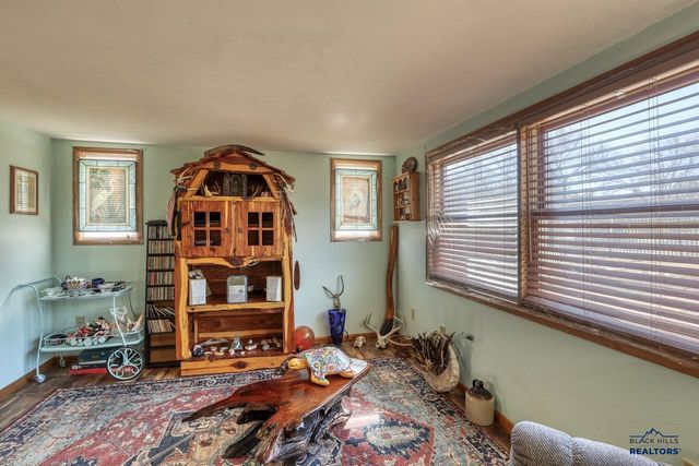 2326 WILSON AVE, Hot Springs, SD 57747