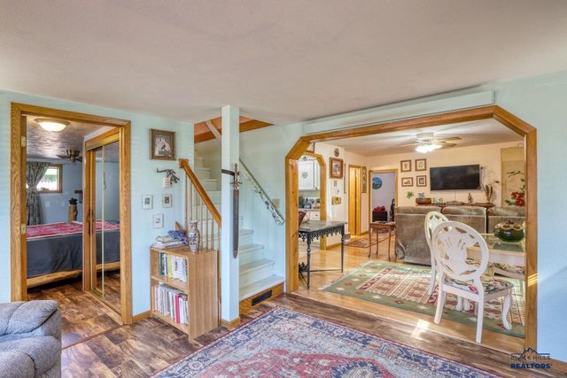 2326 WILSON AVE, Hot Springs, SD 57747