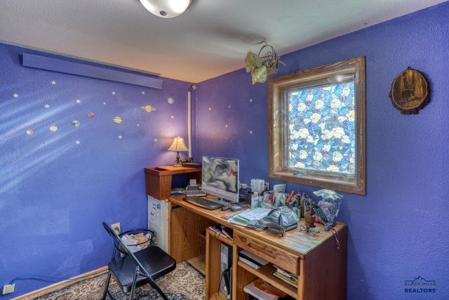 2326 WILSON AVE, Hot Springs, SD 57747