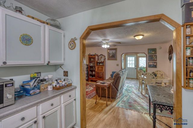 2326 WILSON AVE, Hot Springs, SD 57747